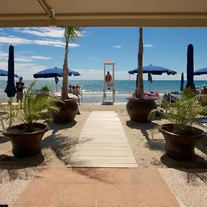 https://grand-hotel-mediterranee.hotelitalianriviera.com